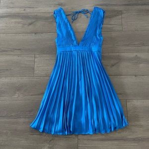 Sincerely Jules pleated satin blue mini deep V plunge dress size small